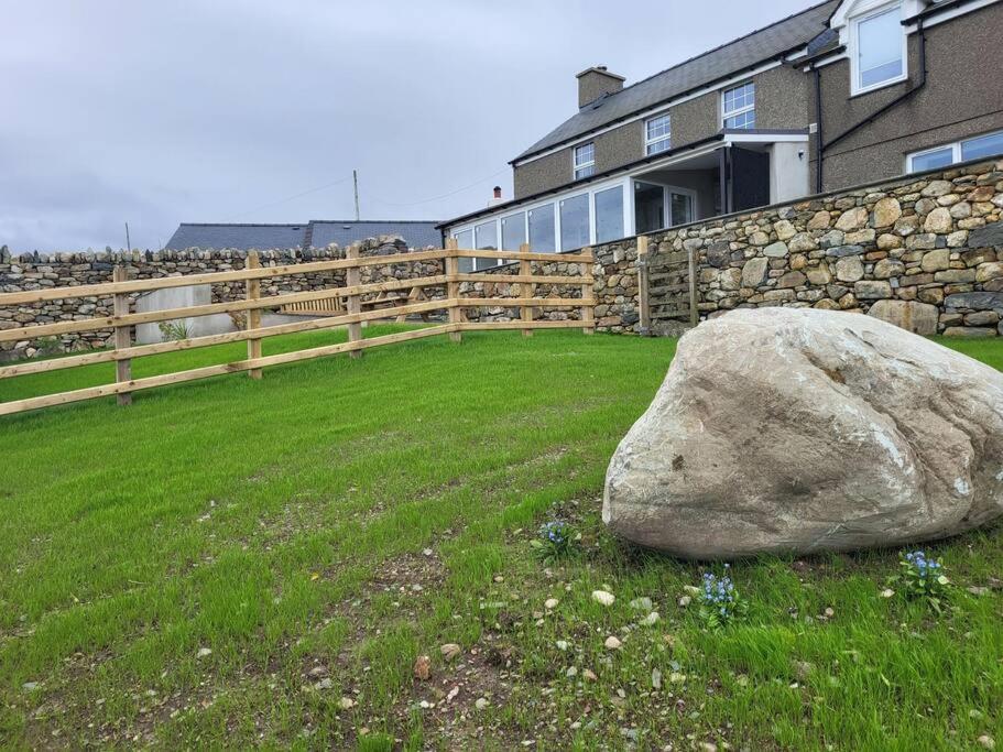 Amazing Coastal & Sunset Views In Eryri Villa Llanllyfni Bagian luar foto
