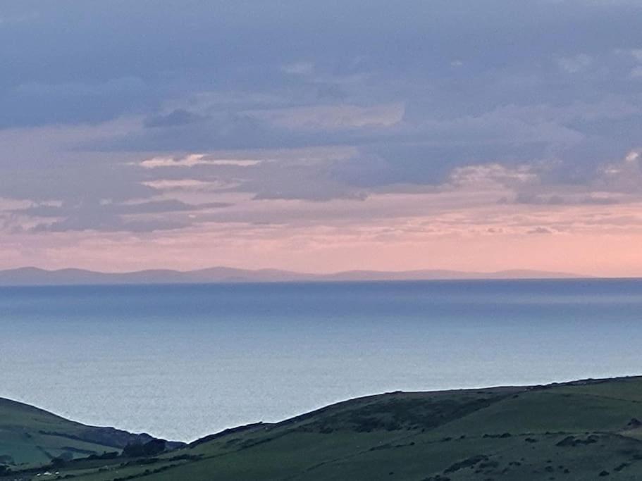 Amazing Coastal & Sunset Views In Eryri Villa Llanllyfni Bagian luar foto